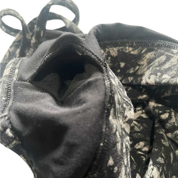 Lululemon Flow Y Bra Nulu *Light
Blossom Overlay Starlight Multi Size 6 - Picture 5 of 11